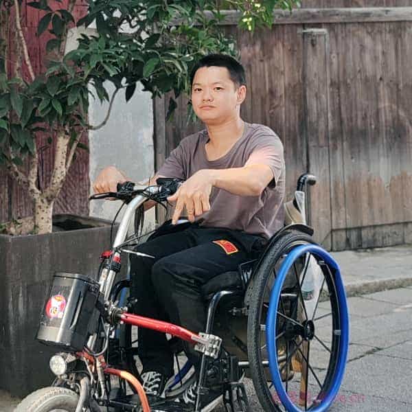 33岁岁湖北单身帅哥 - 楚雄吉缘网